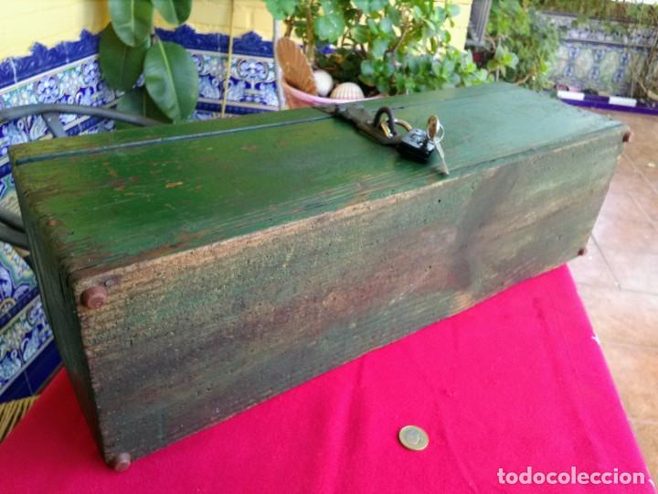 Antig&uuml;edades: Maleta caja de herramienta - Foto 10