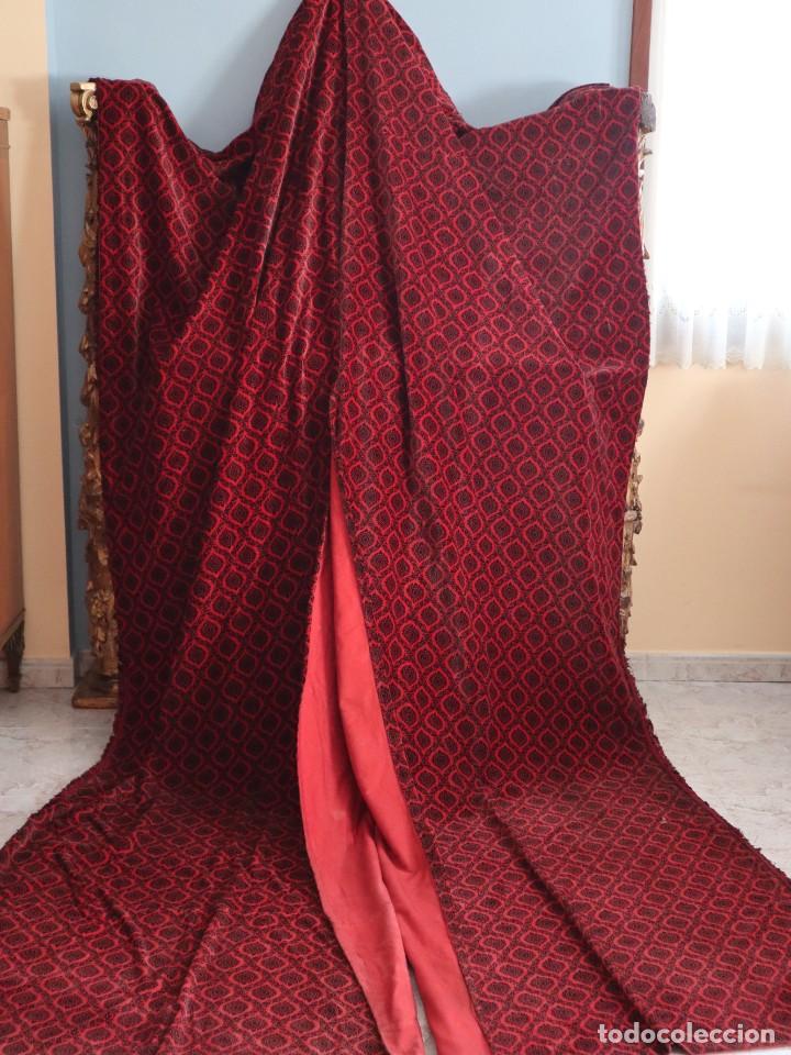 Antigüedades: Pareja de cortinones confeccionados en terciopelo. Hacia 1900. Miden 3 metros de altura. - Foto 1 - 291055293