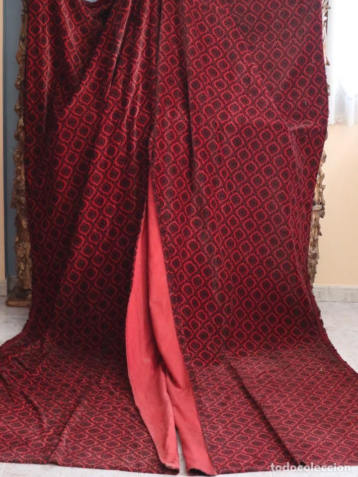 Antigüedades: Pareja de cortinones confeccionados en terciopelo. Hacia 1900. Miden 3 metros de altura. - Foto 2 - 291055293