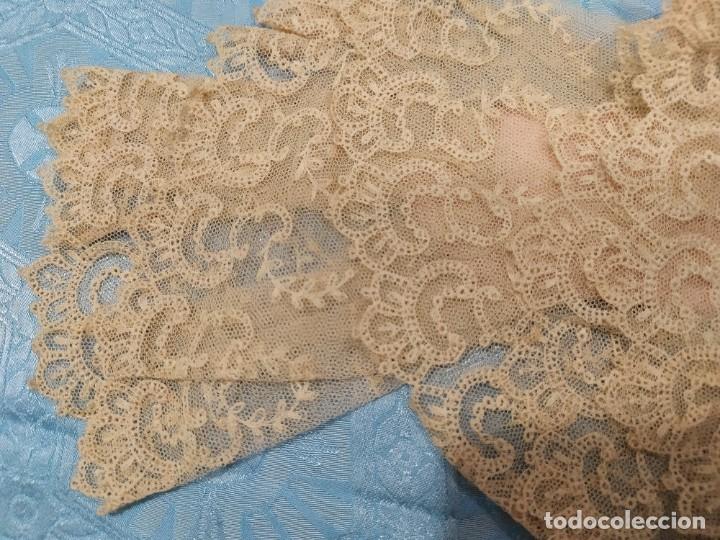 Antig&uuml;edades: CUELLO DE SEDA CON CHORRERA DE ENCAJE - Foto 2