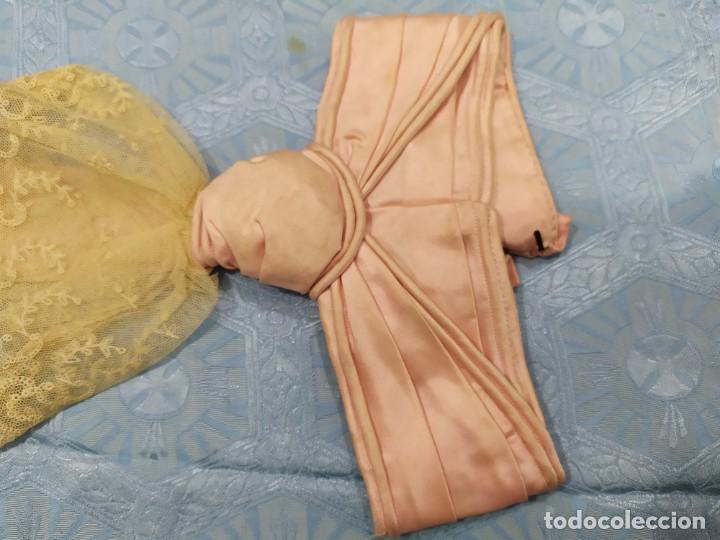 Antig&uuml;edades: CUELLO DE SEDA CON CHORRERA DE ENCAJE - Foto 3