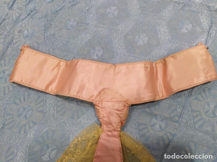 Antig&uuml;edades: CUELLO DE SEDA CON CHORRERA DE ENCAJE - Foto 5