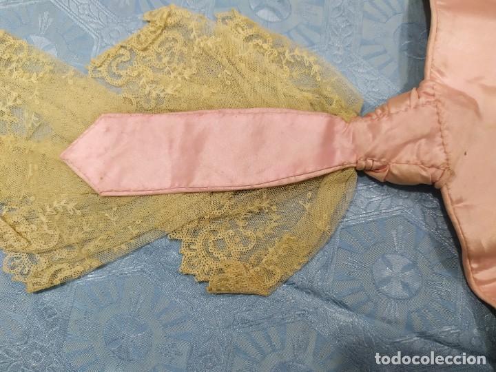 Antig&uuml;edades: CUELLO DE SEDA CON CHORRERA DE ENCAJE - Foto 6