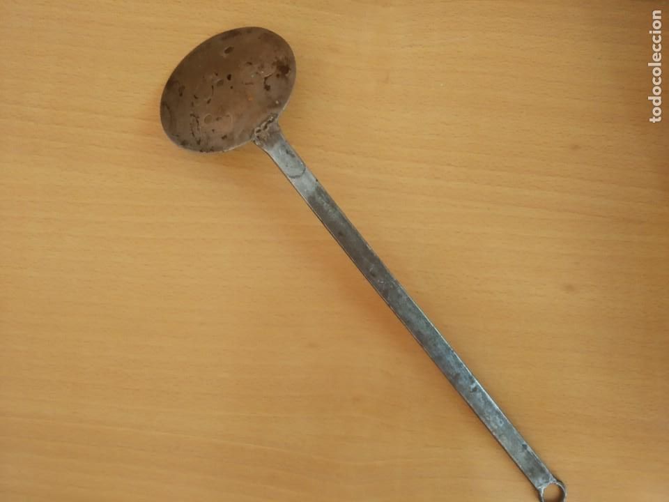 Antig&uuml;edades: RASERA - ESPUMADERA - BADILA DE FORJA - Foto 4