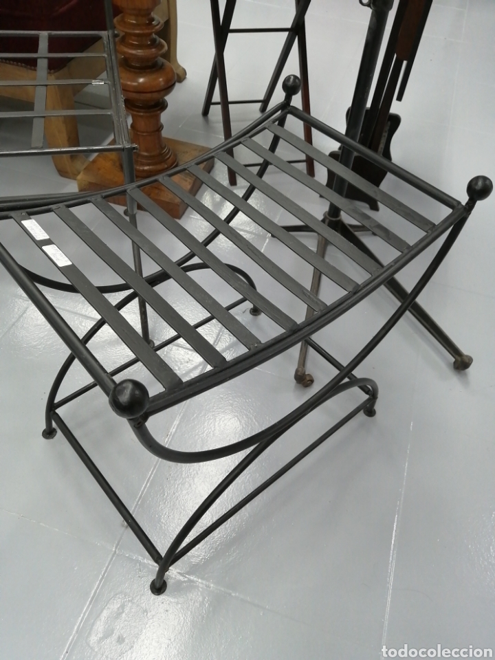 Antig&uuml;edades: Conjunto silla y puff de hierro - Foto 2