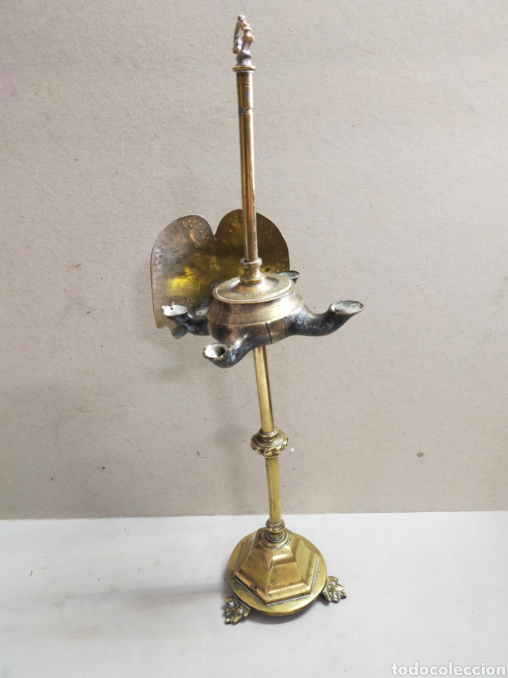 Antig&uuml;edades: LAMPARILLA CANDIL EN BRONCE. 41 CM. - Foto 2