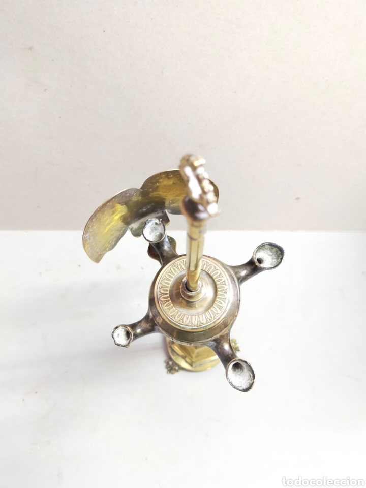 Antig&uuml;edades: LAMPARILLA CANDIL EN BRONCE. 41 CM. - Foto 6