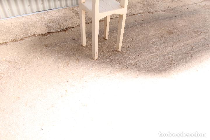 Antig&uuml;edades: mesita peana de madera - Foto 7