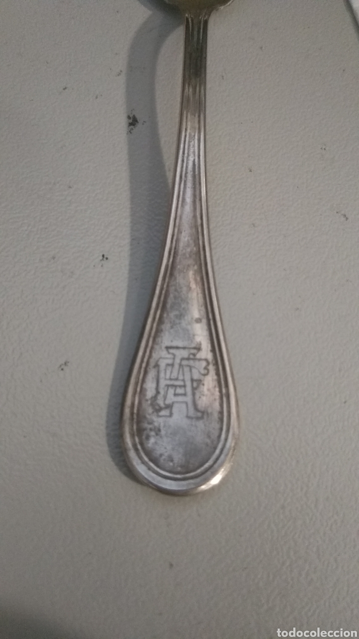 Antig&uuml;edades: Cucharilla plata en forma de concha con iniciales - Foto 3