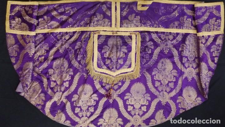 Antigüedades: Capa pluvial confeccionada en seda estampada con motivos religiosos. Hacia 1900. - Foto 18 - 291546603