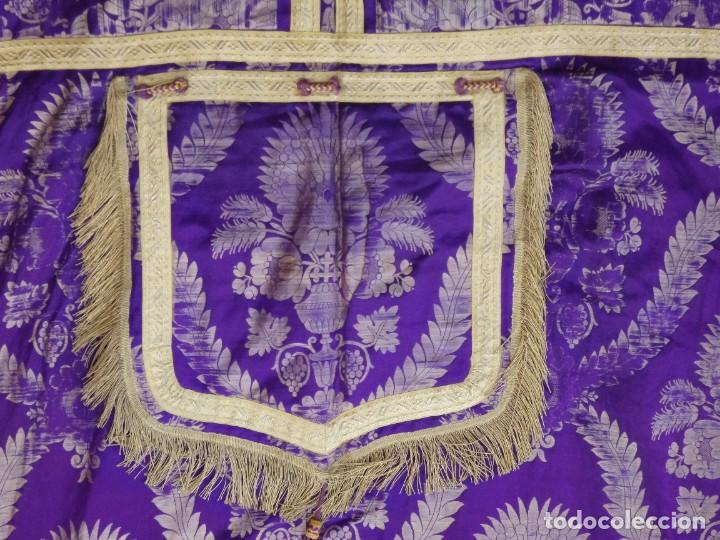Antigüedades: Capa pluvial confeccionada en seda estampada con motivos religiosos. Hacia 1900. - Foto 19 - 291546603