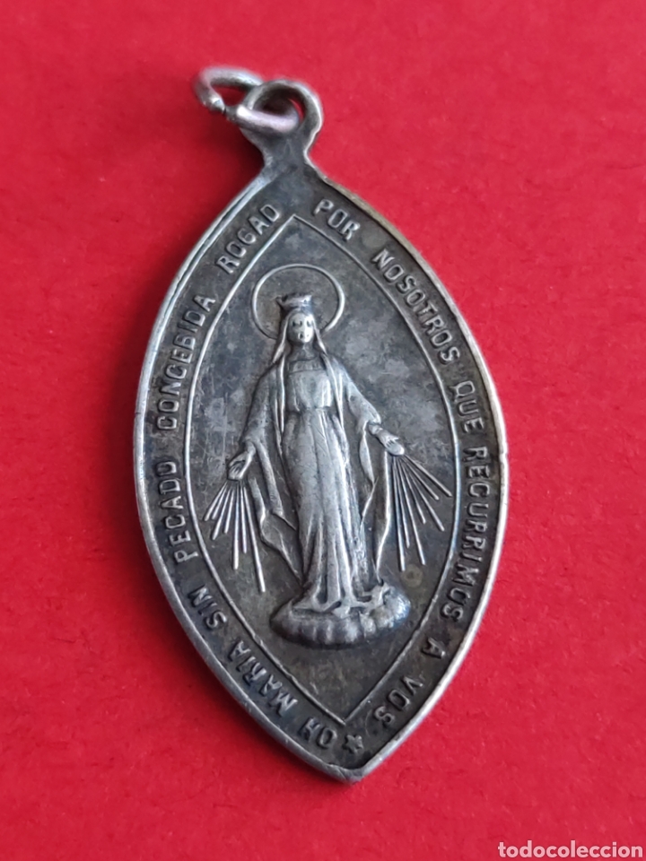 Antig&uuml;edades: Medalla virgen color plata - Foto 1