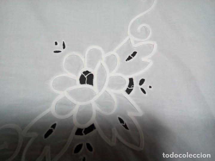 Antig&uuml;edades: * FUNDA DE COJIN.82 CM (Rf:443/*) - Foto 2
