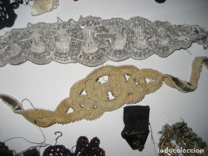 Antigüedades: lote 16 aplicaciones encaje puntilla para decoracion de vestido pedreria azabache cuentas ... - Foto 11 - 291866298