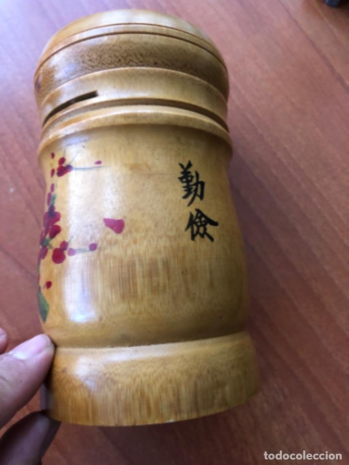 Antig&uuml;edades: Antigua hucha de madera - Foto 2
