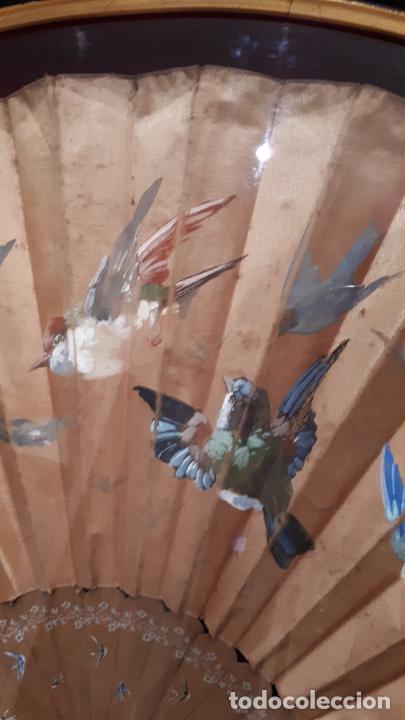 Antig&uuml;edades: Abanico con tema de p&aacute;jaros - Foto 3