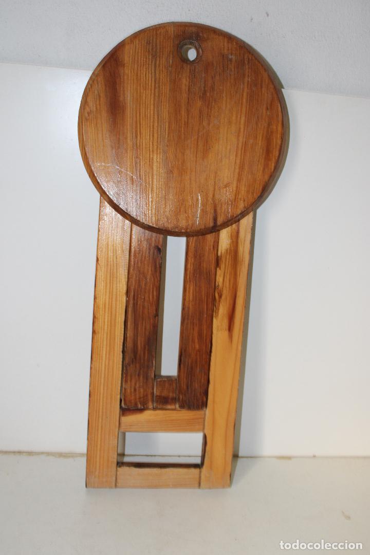 Antig&uuml;edades: taburete plegable de madera - Foto 2