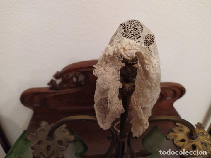 Antig&uuml;edades: GORRITO DE BEBE DE CRISTIANAR DE ENCAJE HECHO A MANO - Foto 2