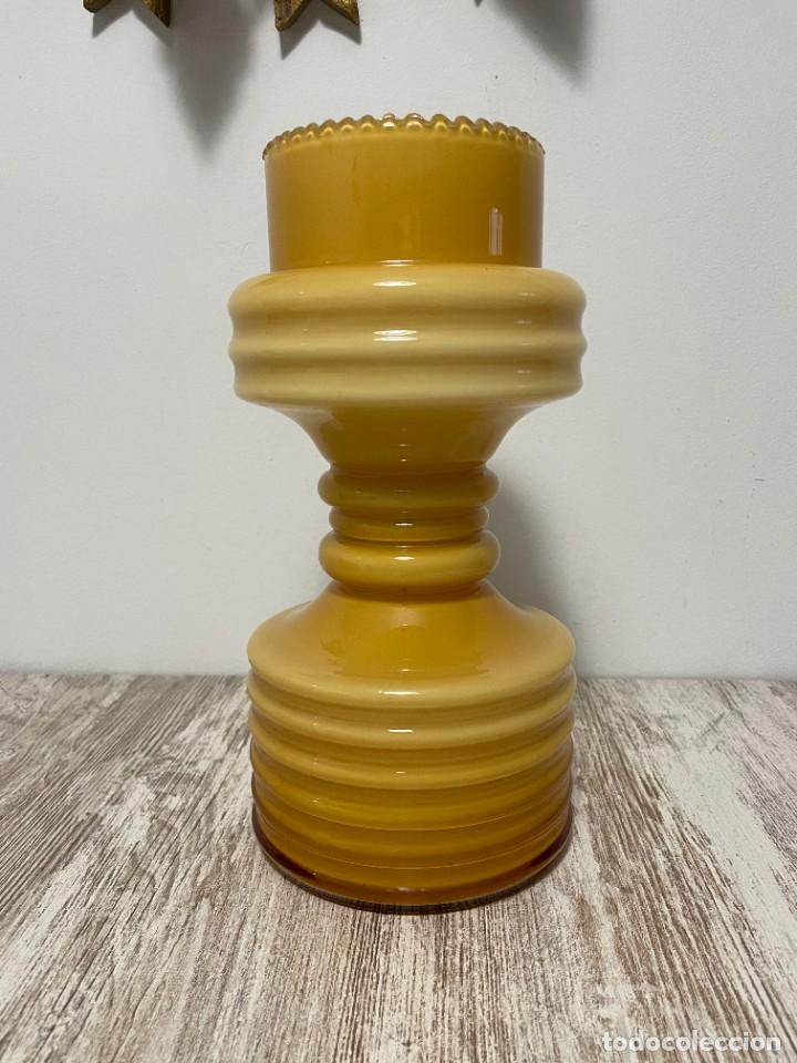 Antig&uuml;edades: JARRON FLORERO OPALINA AMARILLO AMBAR VINTAGE - Foto 2