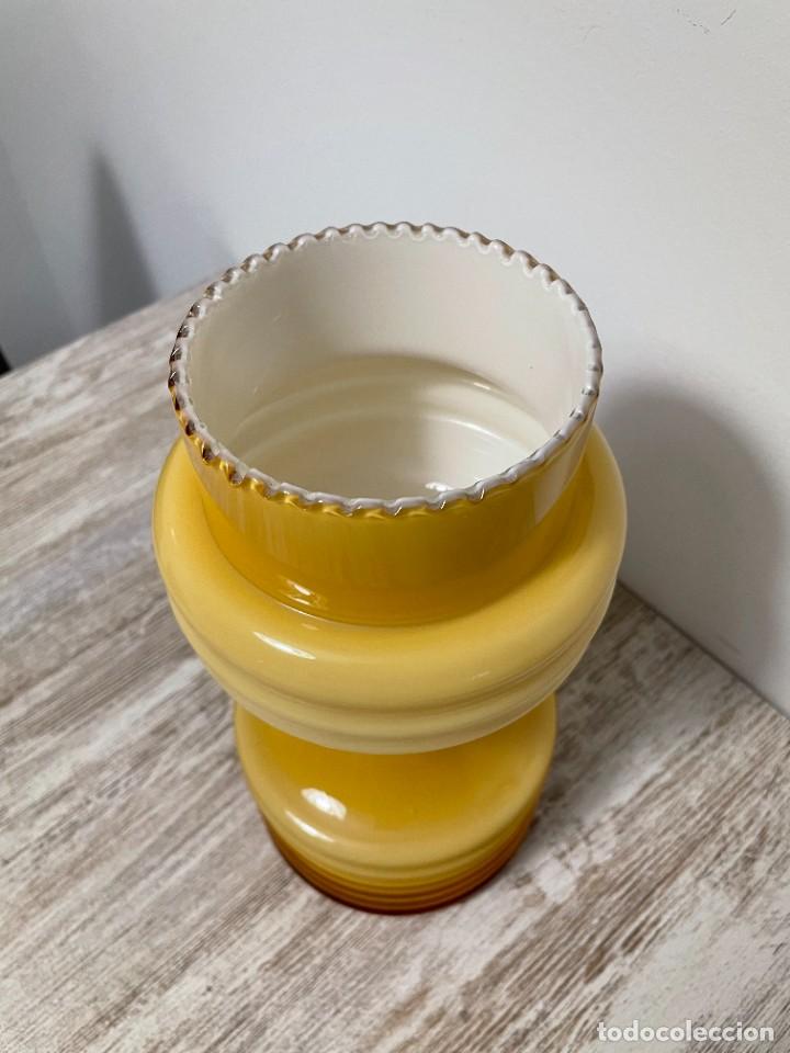 Antig&uuml;edades: JARRON FLORERO OPALINA AMARILLO AMBAR VINTAGE - Foto 7