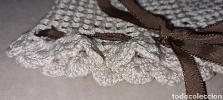 Antig&uuml;edades: Precioso Gorro de ganchillo para bebe o mu&ntilde;eca. - Foto 4