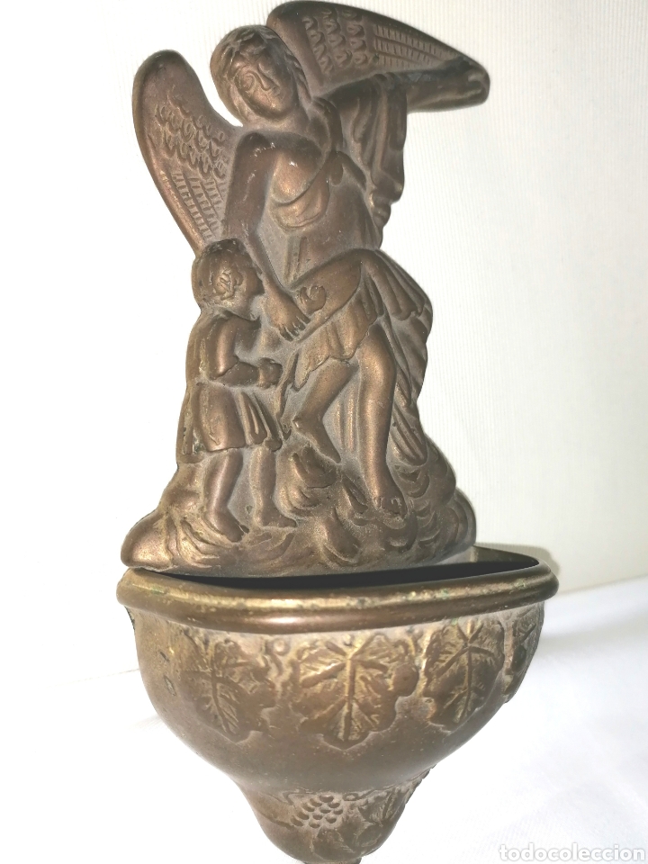 Antig&uuml;edades: Antigua Benditera Bronce San Gabriel. - Foto 3