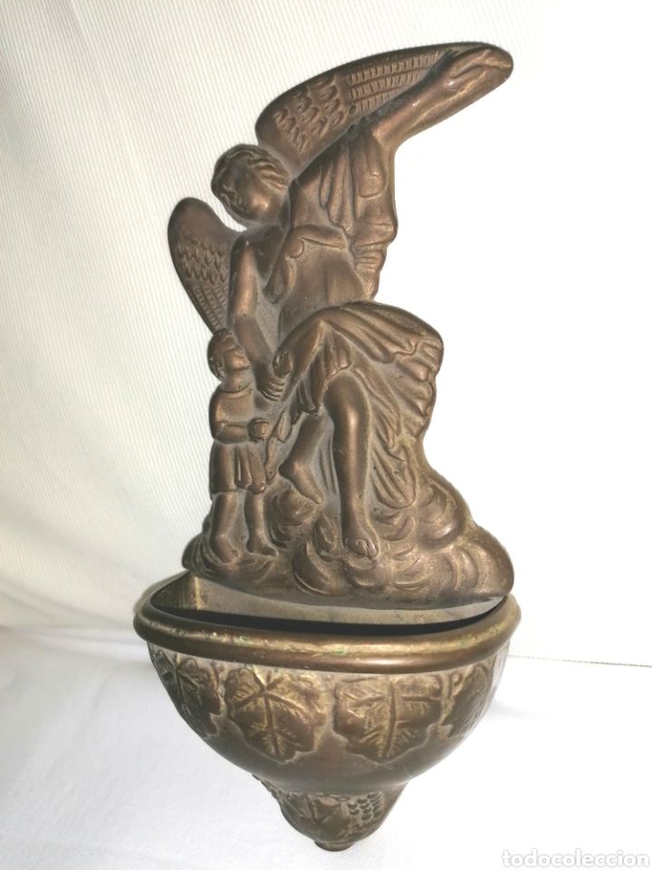 Antig&uuml;edades: Antigua Benditera Bronce San Gabriel. - Foto 4