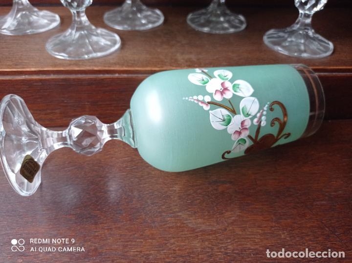Antigüedades: Cristal de Bohemia. Conjunto de seis copas en verde pompadour. Preciosas - Foto 7 - 292110683