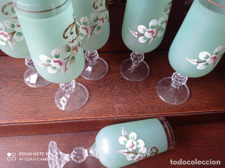 Antigüedades: Cristal de Bohemia. Conjunto de seis copas en verde pompadour. Preciosas - Foto 9 - 292110683