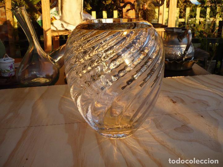 Antig&uuml;edades: Jarr&oacute;n de cristal ondulado - Foto 1