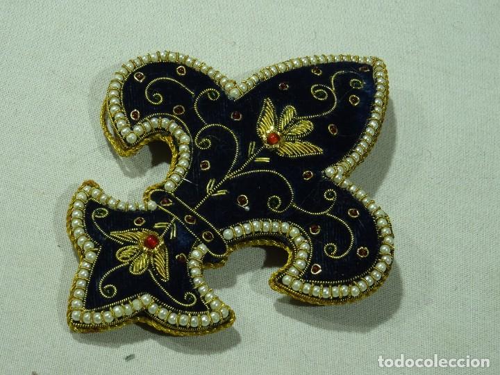 Antig&uuml;edades: Flor de Lys con Hilo de Oro - Foto 2