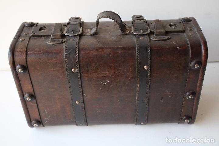 Antig&uuml;edades: caja maleta madera - Foto 2