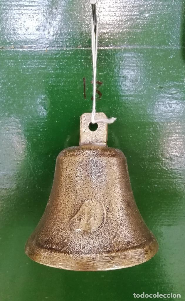 Antig&uuml;edades: Bonita campanilla de bronce - Foto 1