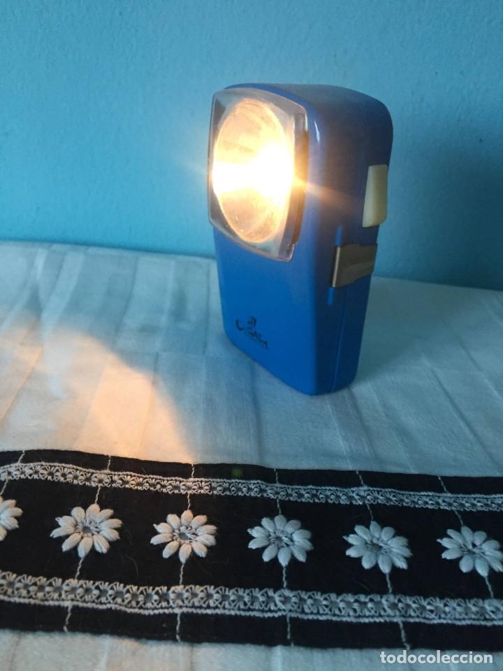 Antig&uuml;edades: Linterna Cegasa azul - Foto 4