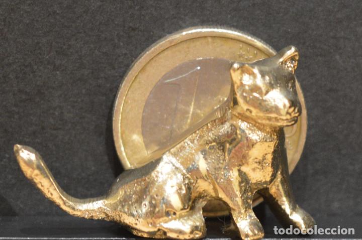 Antig&uuml;edades: FIGURA MINIATURA DE BRONCE GATO - Foto 3