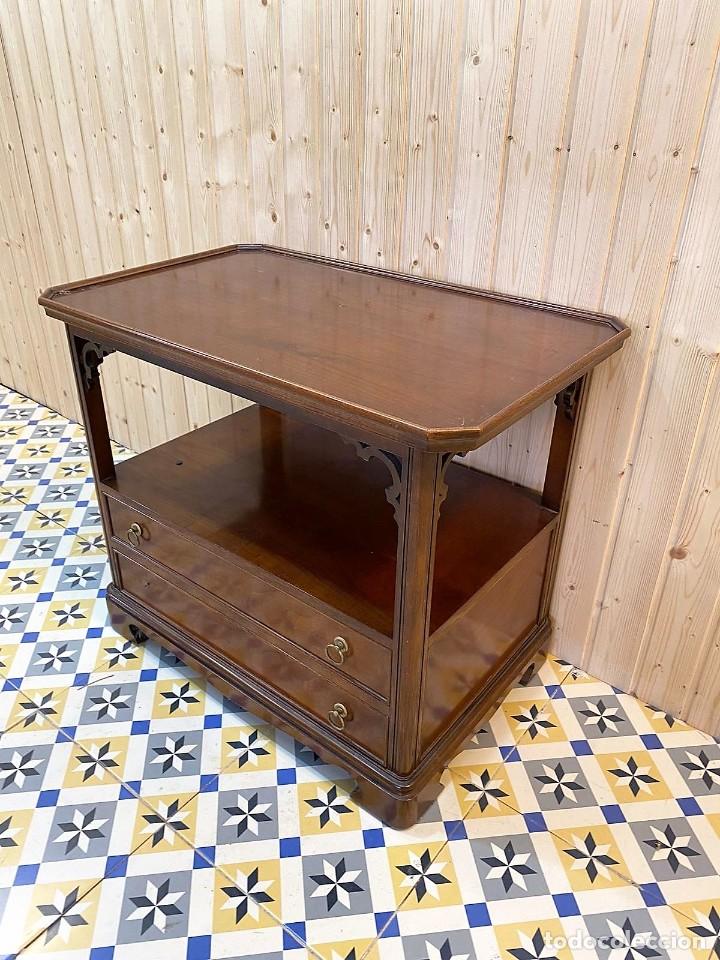 Antig&uuml;edades: MESA AUXILIAR TVMADERA - Foto 1