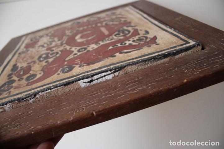 Antig&uuml;edades: azulejo pintado y firmado - Foto 4
