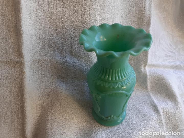 Antig&uuml;edades: Jarron peque&ntilde;o opalina verde - Foto 3