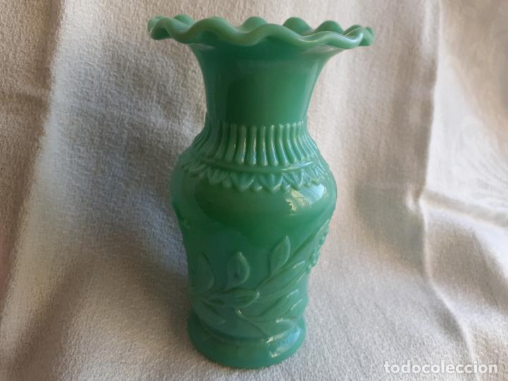 Antig&uuml;edades: Jarron peque&ntilde;o opalina verde - Foto 4