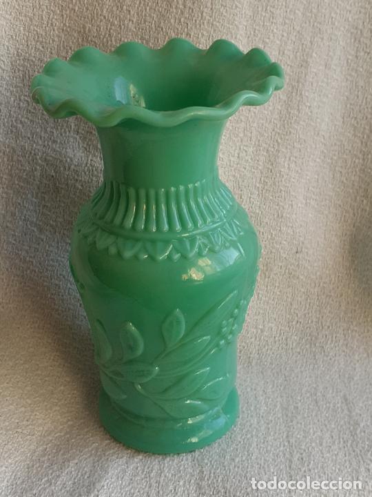 Antig&uuml;edades: Jarron peque&ntilde;o opalina verde - Foto 5