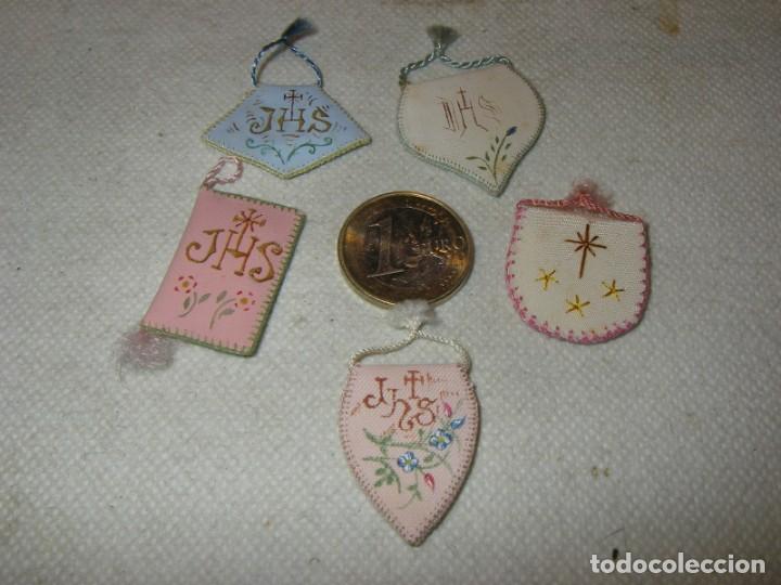 Antig&uuml;edades: Lote de 5 escapularios, detentes - Foto 1