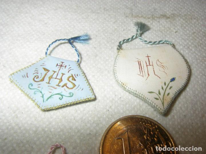 Antig&uuml;edades: Lote de 5 escapularios, detentes - Foto 3