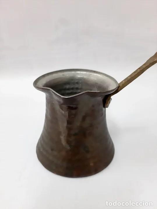 Antig&uuml;edades: Cafetera turca de cobre vintage - Foto 3