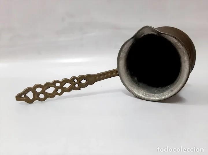 Antig&uuml;edades: Cafetera turca de cobre vintage - Foto 9