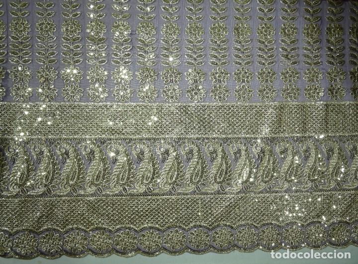 Antig&uuml;edades: Corte de Vestido con Hilo de Plata - Foto 2