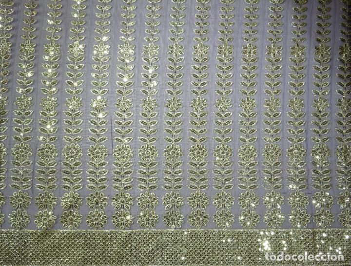 Antig&uuml;edades: Corte de Vestido con Hilo de Plata - Foto 3
