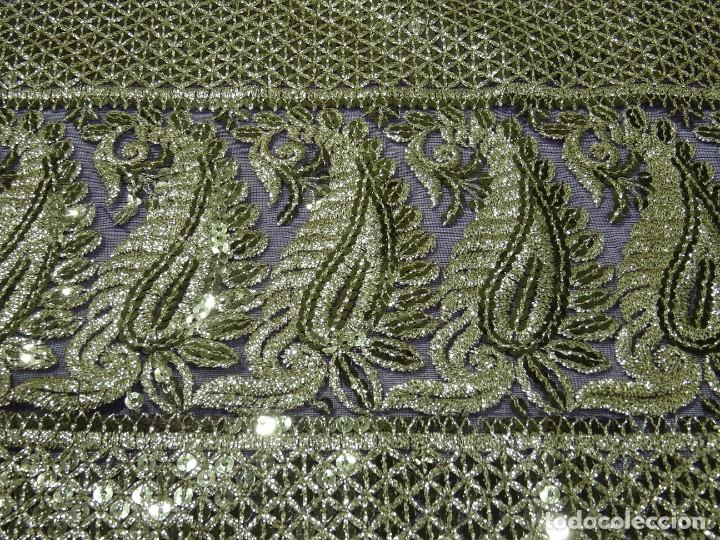 Antig&uuml;edades: Corte de Vestido con Hilo de Plata - Foto 5