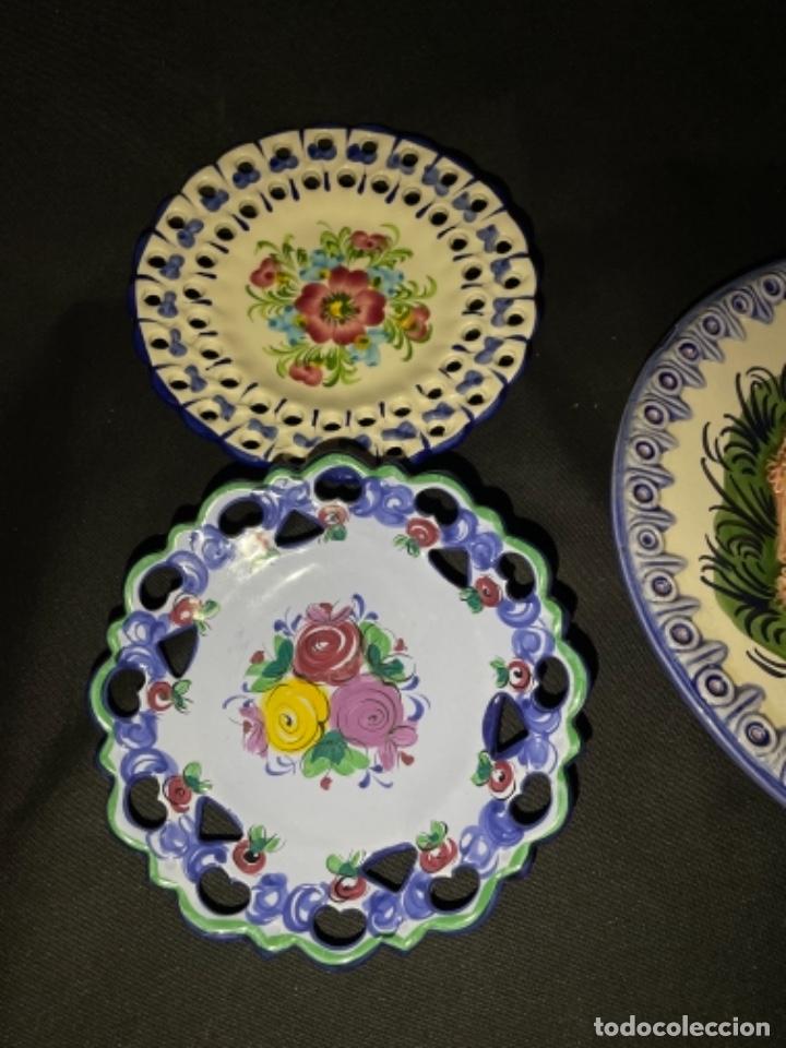 Antig&uuml;edades: Conjunto de 5 platos decorativos cer&aacute;micos - Foto 3