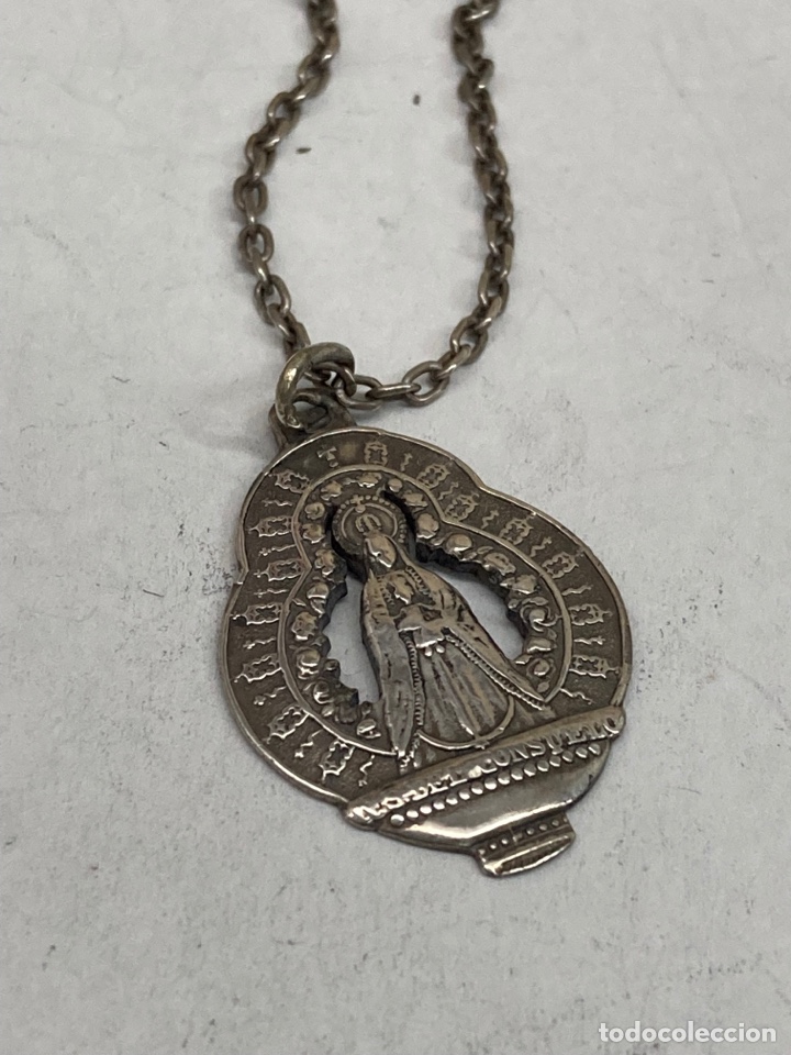 Antig&uuml;edades: Medalla con cadena de plata religiosa - Foto 2