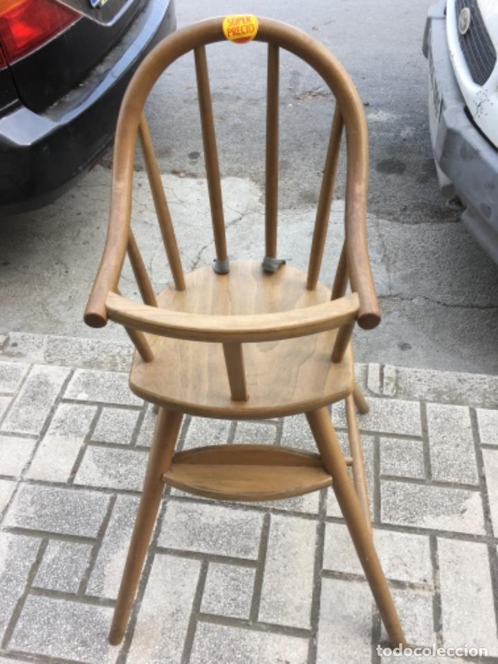 Antig&uuml;edades: Silla alta bebes - Foto 1
